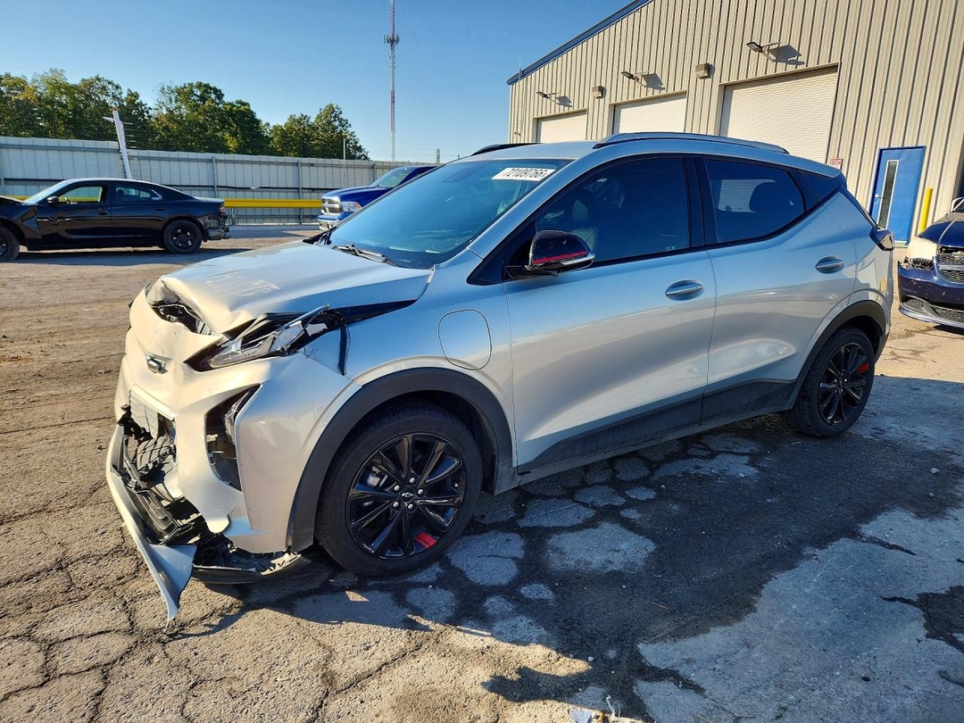 Вид 2023 CHEVROLET BOLT EUV LT, угол 1