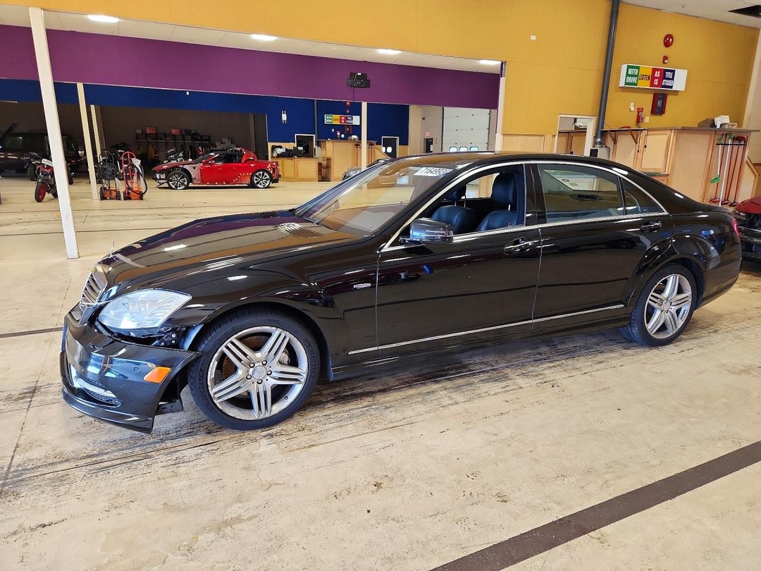 Vue de 2012 MERCEDES-BENZ S 550 4MATIC, angle 1