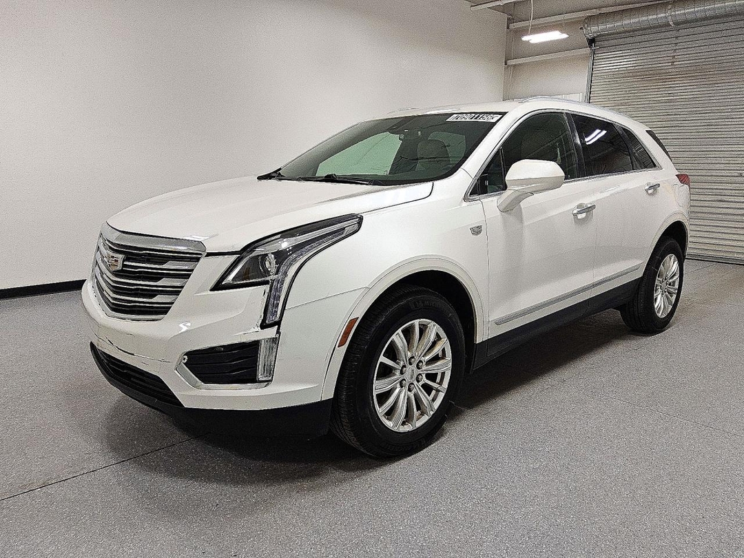 Vue de 2019 CADILLAC XT5, angle 1