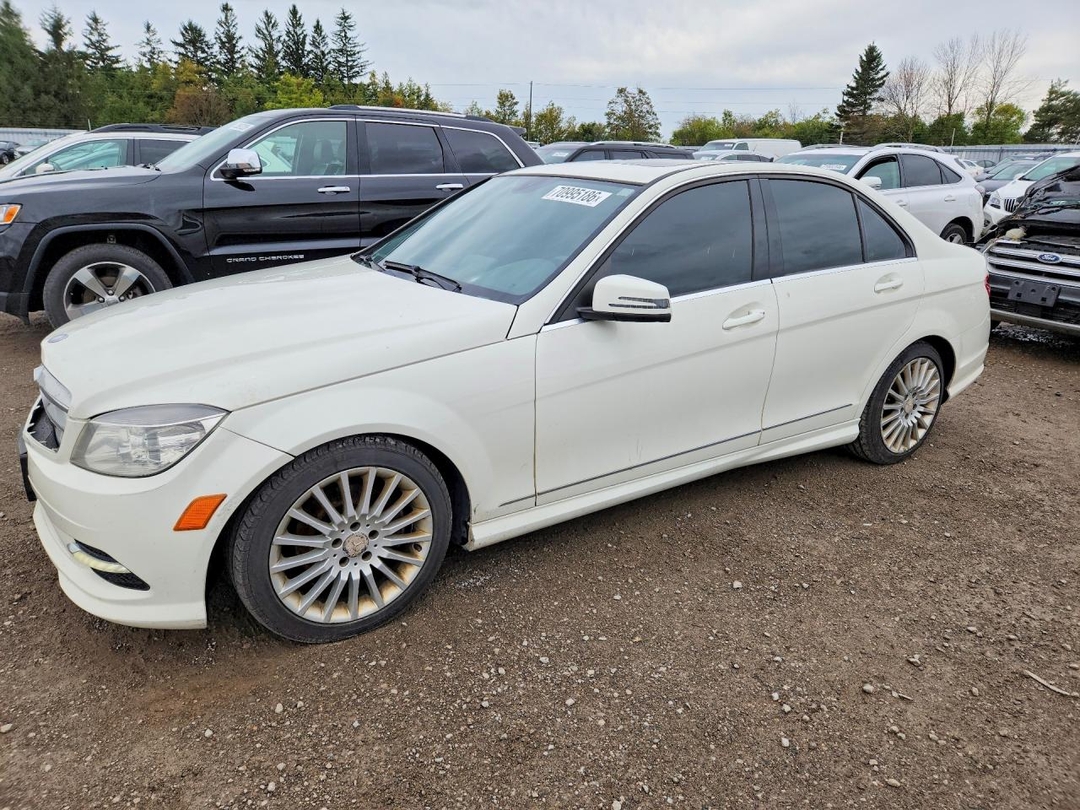 Вид 2011 MERCEDES-BENZ C 250 4MATIC, угол 1