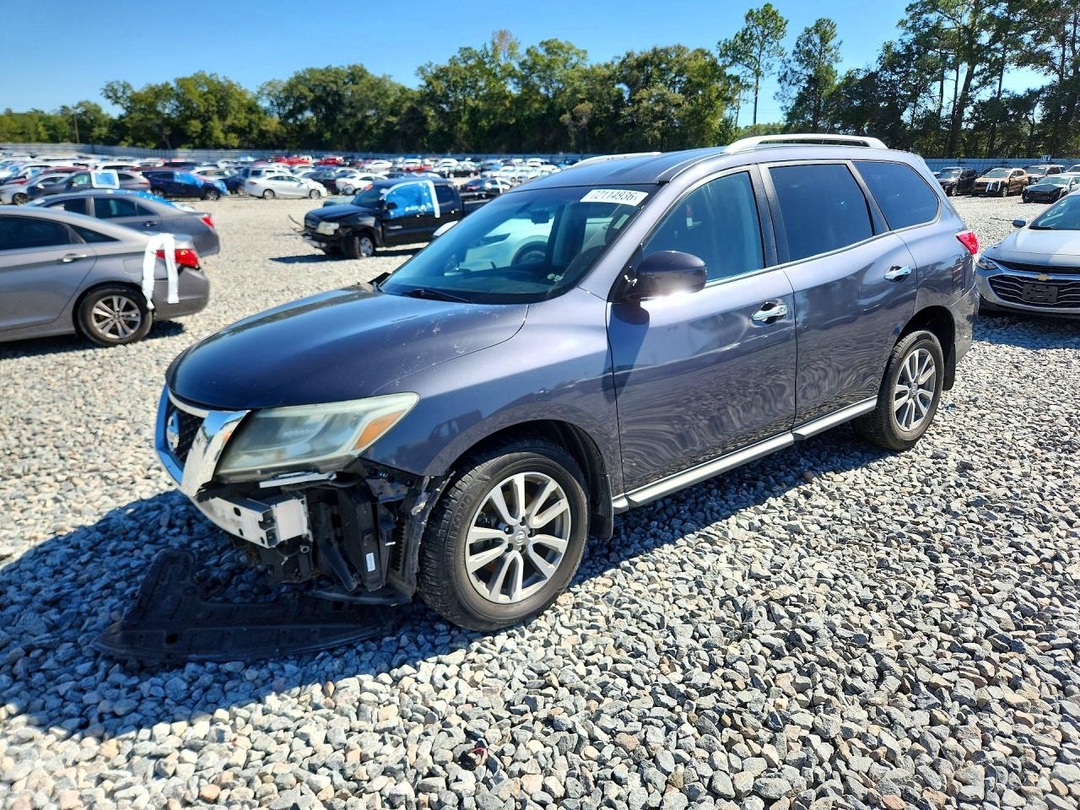 Vue de 2013 NISSAN PATHFINDER S, angle 1