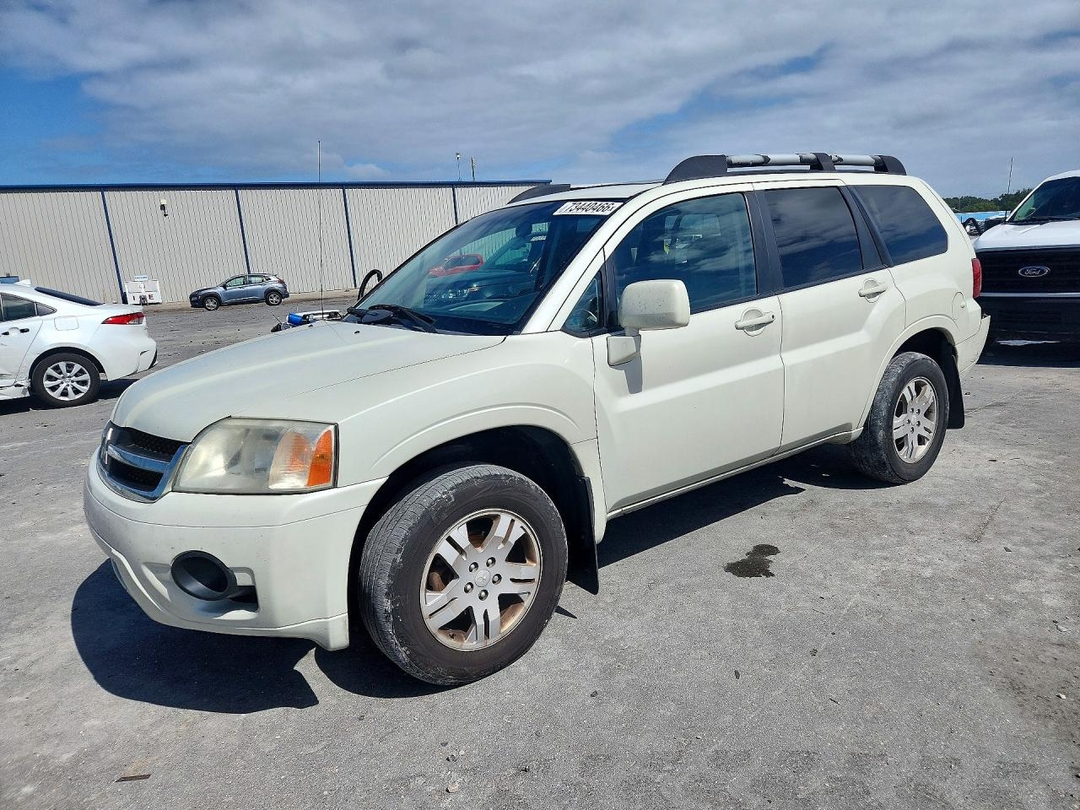 Vue de 2008 MITSUBISHI ENDEAVOR SE, angle 1