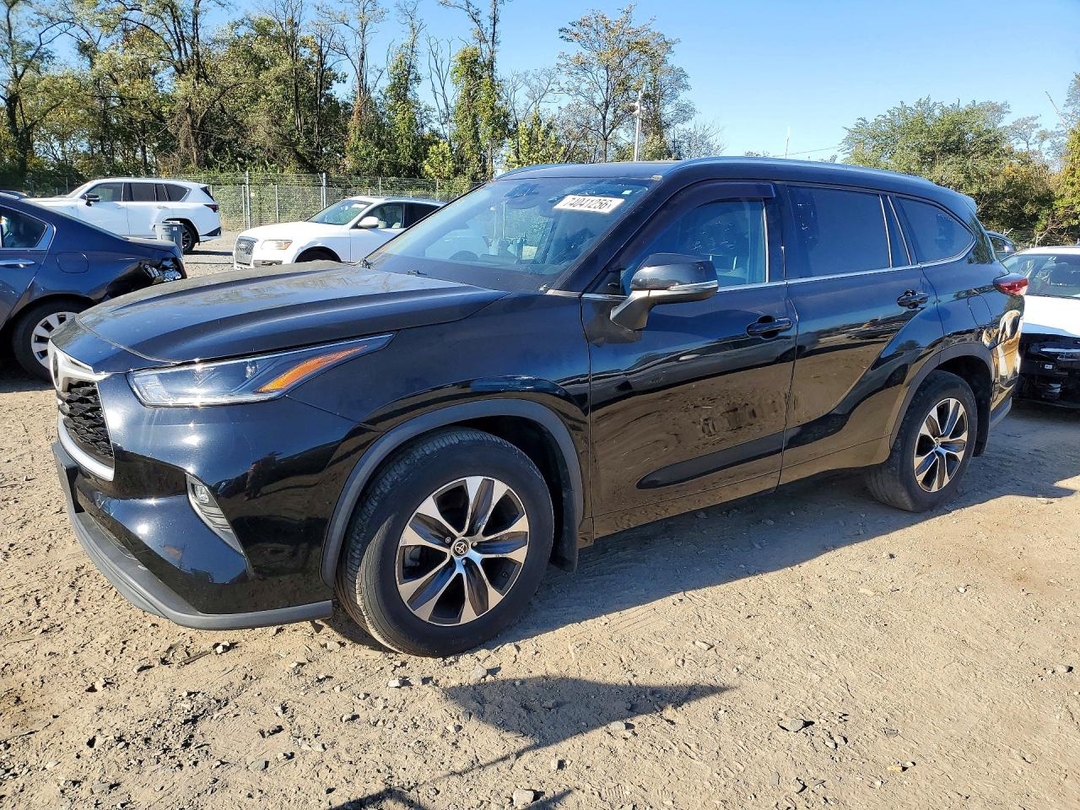 منظر 2021 TOYOTA HIGHLANDER XLE، زاوية 1