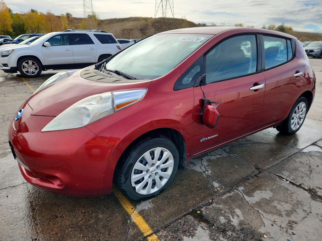منظر 2013 NISSAN LEAF S، زاوية 1