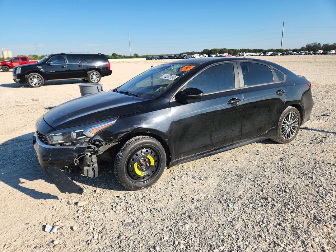 Vista de 2022 KIA FORTE GT LINE, ángulo 1
