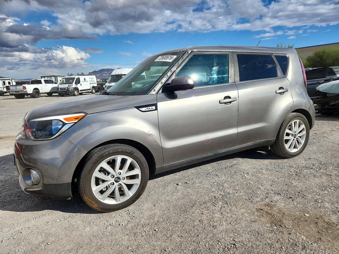 Vue de 2018 KIA SOUL +, angle 1