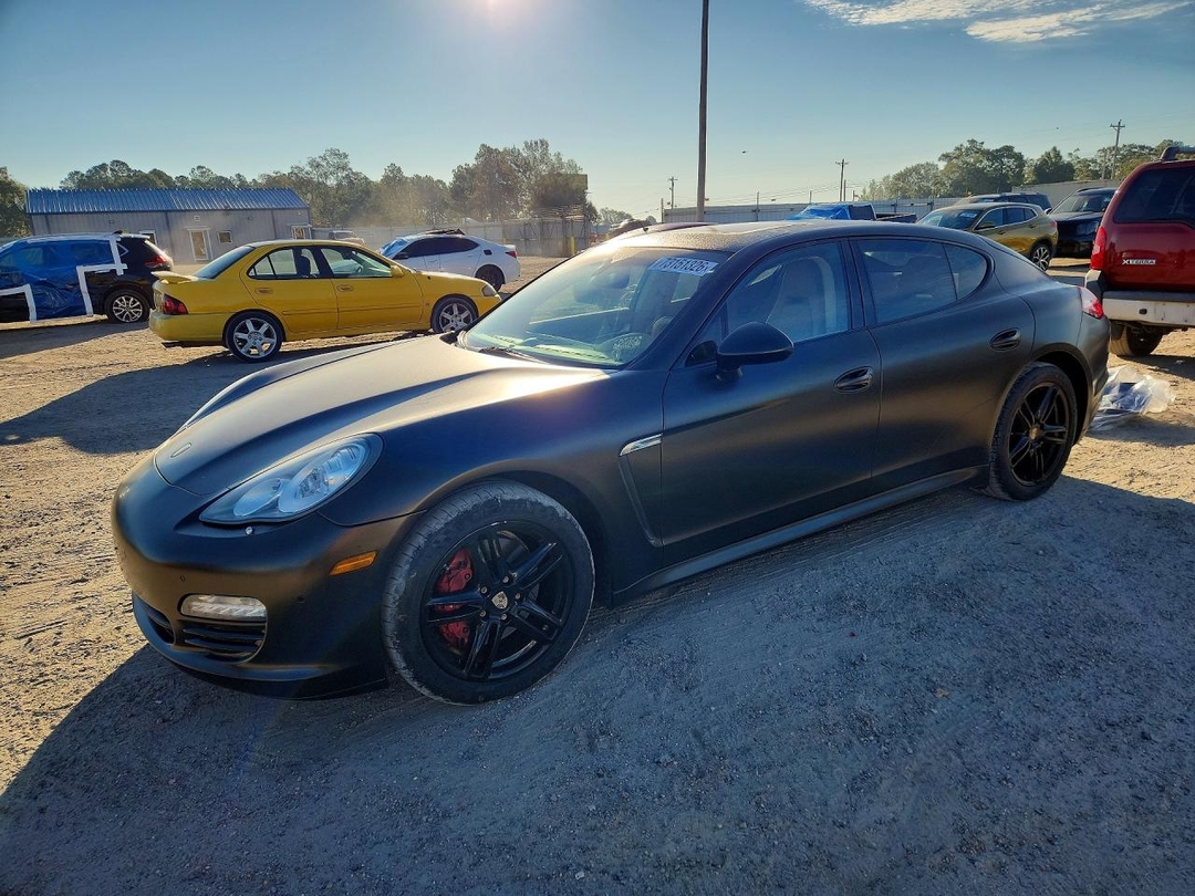Vue de 2010 PORSCHE PANAMERA S, angle 1