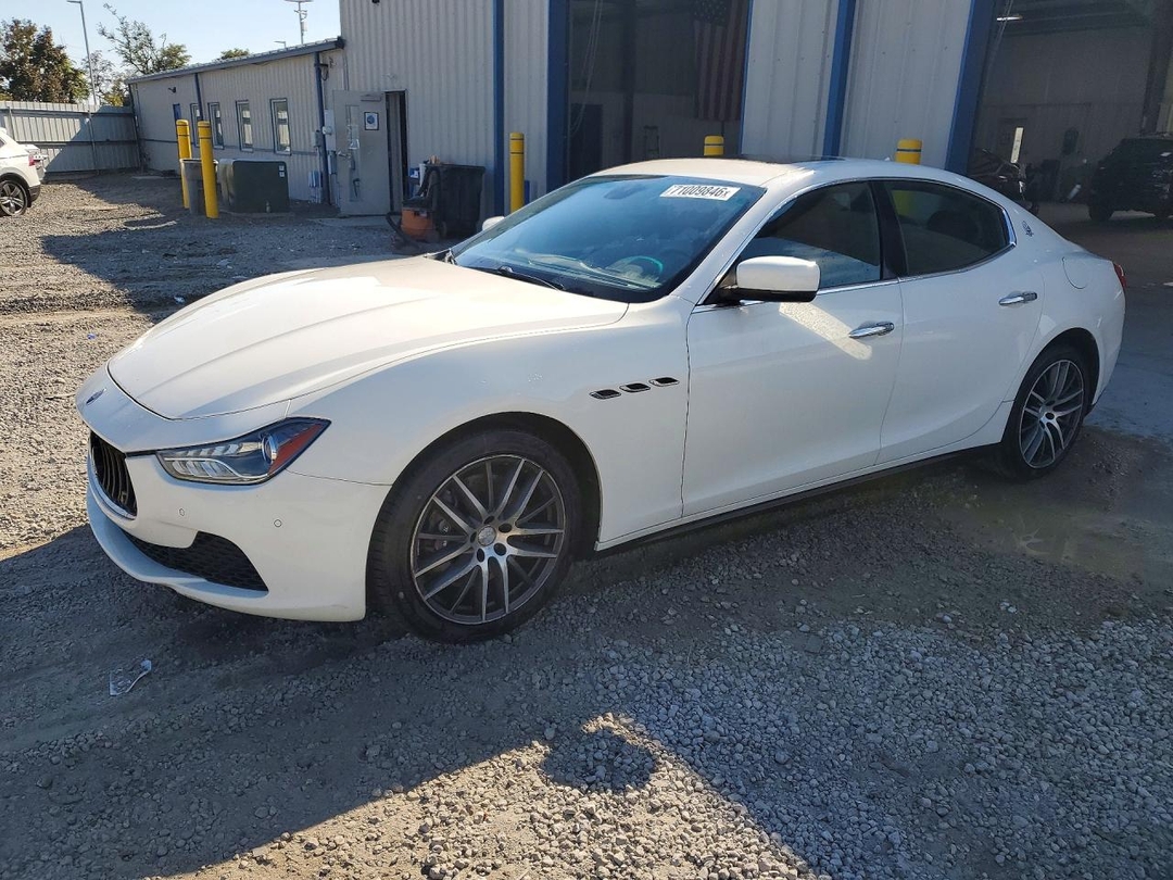 Вид 2016 MASERATI GHIBLI S, угол 1