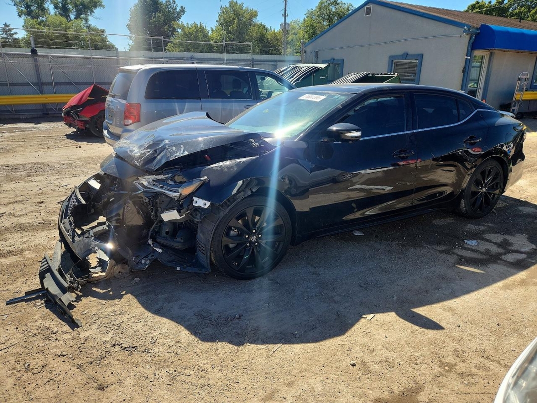 Vue de 2019 NISSAN MAXIMA 3.5 SR, angle 1