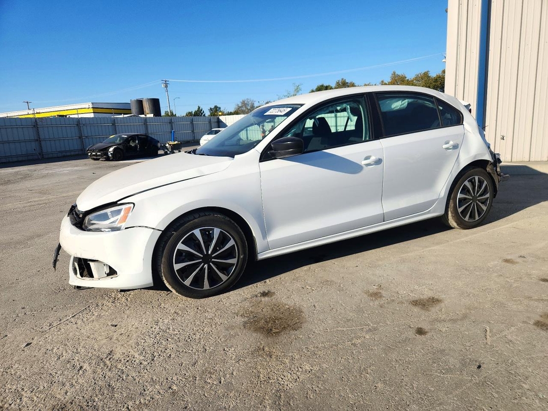 Vue de 2014 VOLKSWAGEN JETTA TDI, angle 1