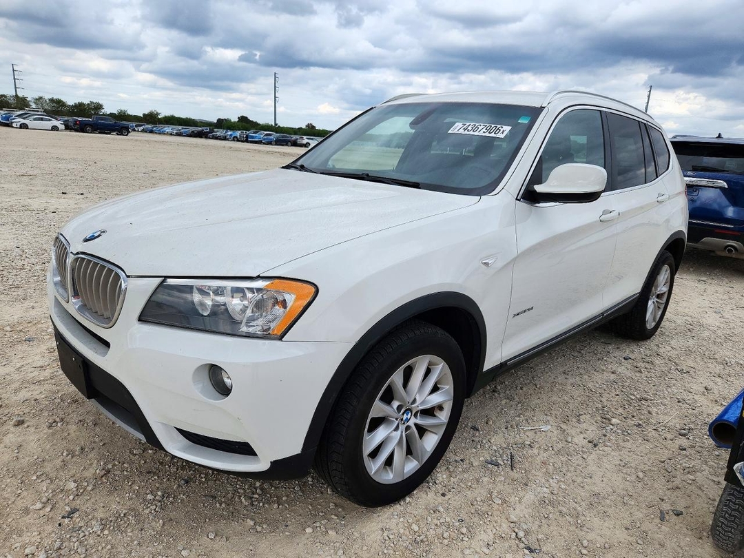 Vue de 2012 BMW X3 XDRIVE28I, angle 1