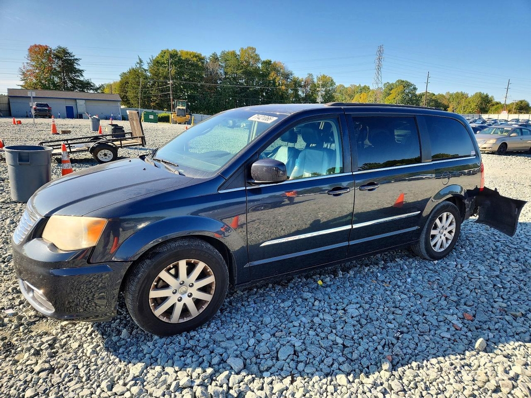 2013 CHRYSLER MINIVAN TOURING view, angle 1