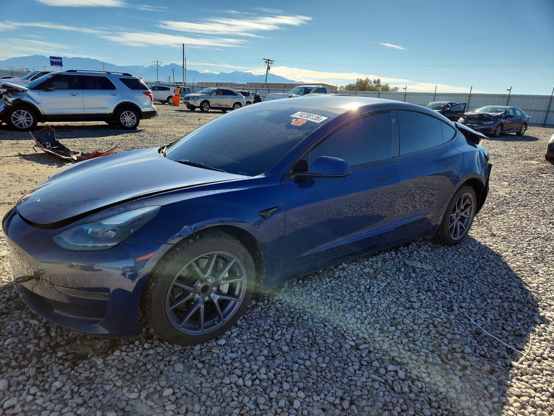 Vue de 2023 TESLA MODEL 3, angle 1