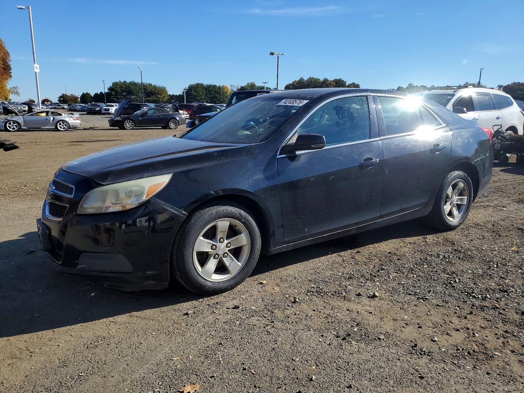 Vue de 2013 CHEVROLET MALIBU 1LT, angle 1