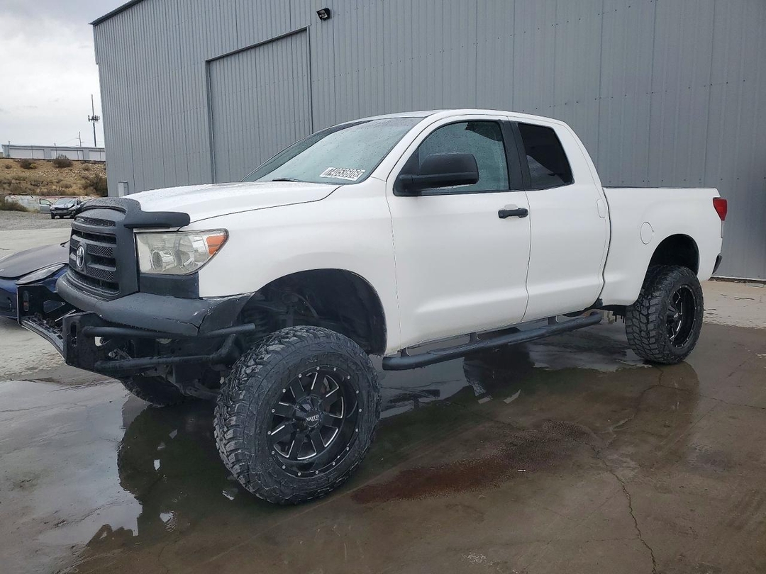 Vista de 2013 TOYOTA TUNDRA DOUBLE CAB SR5, ángulo 1