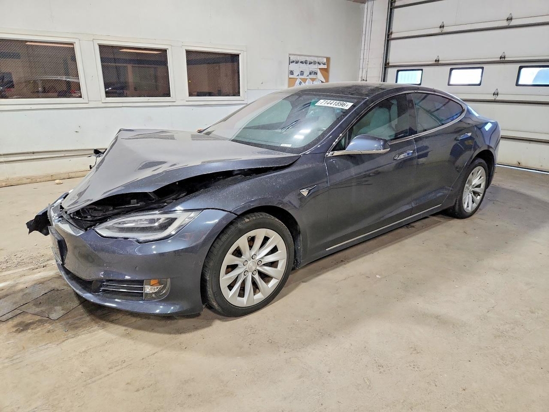 Vista de 2019 TESLA MODEL S, ángulo 1