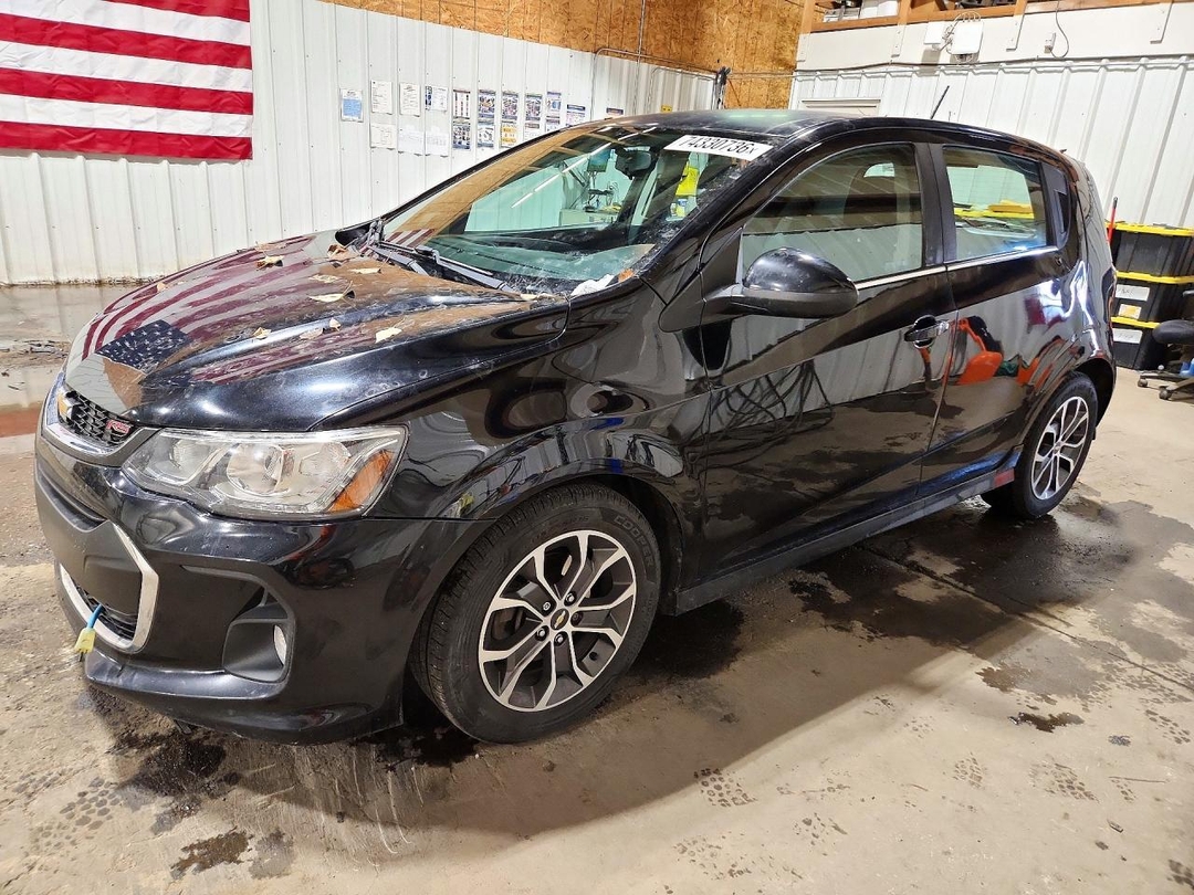 Vedere 2017 CHEVROLET SONIC LT, unghi 1