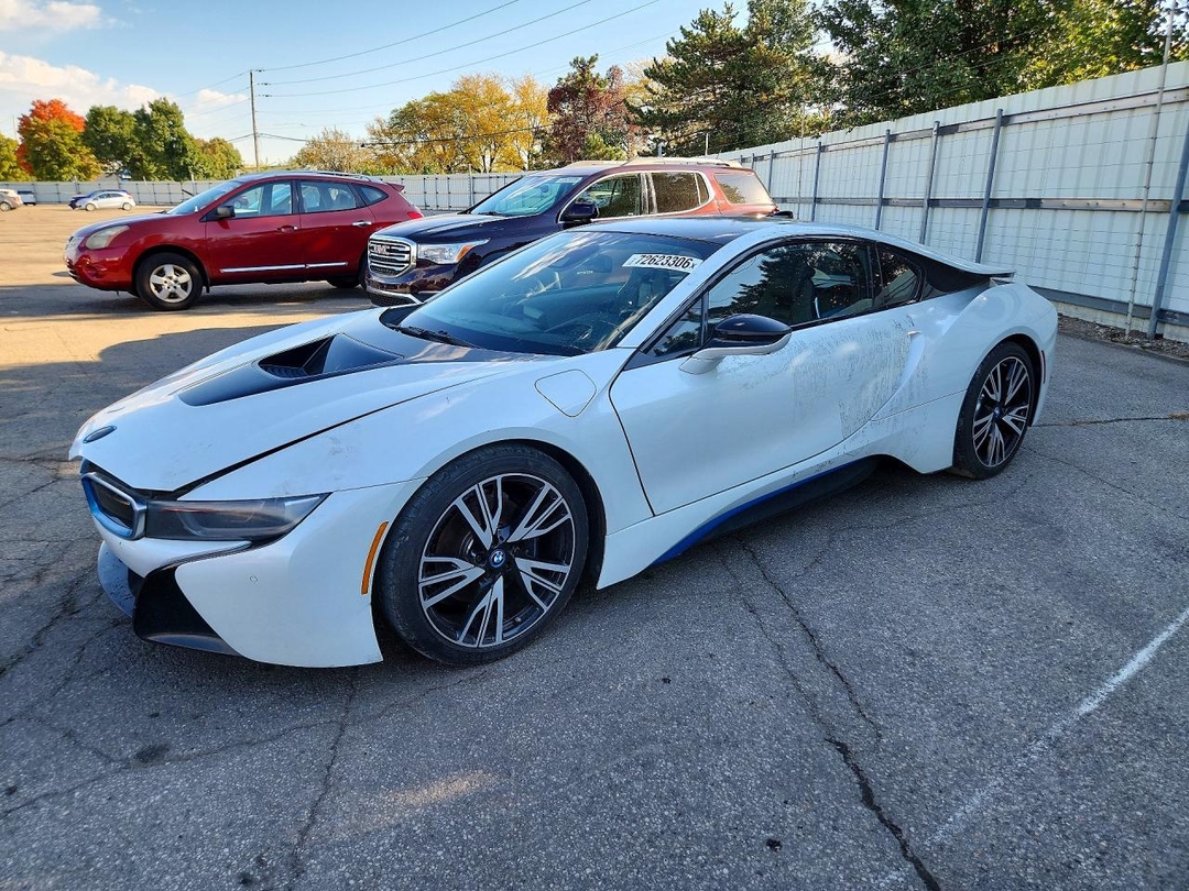 Vue de 2016 BMW I8, angle 1