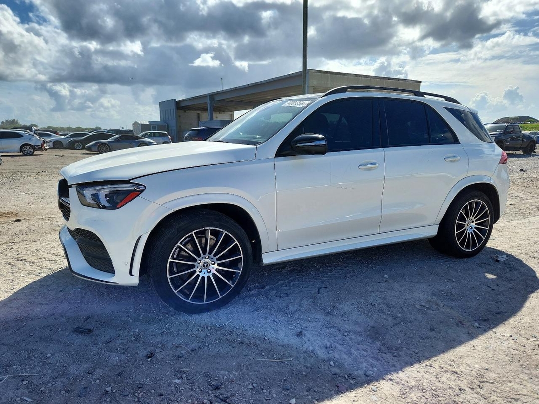 Vue de 2021 MERCEDES-BENZ GLE 450 4MATIC, angle 1