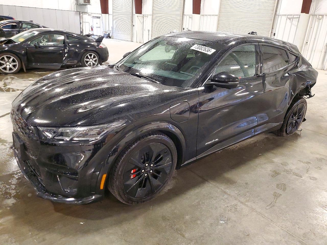 Vue de 2025 FORD MUSTANG MACH-E GT, angle 1