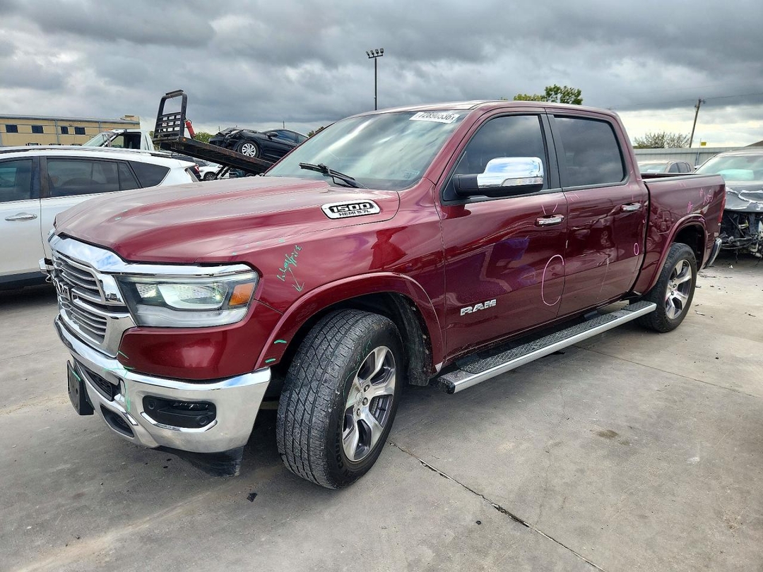 Vue de 2019 RAM 1500 LARAMIE, angle 1
