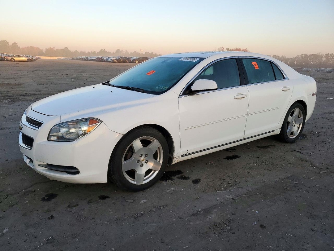 Vue de 2010 CHEVROLET MALIBU 2LT, angle 1