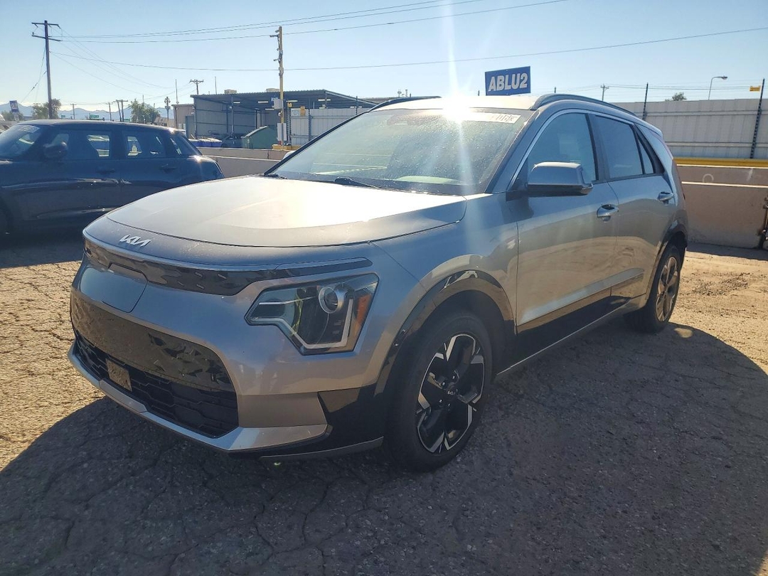 Вид 2023 KIA NIRO WIND, угол 1