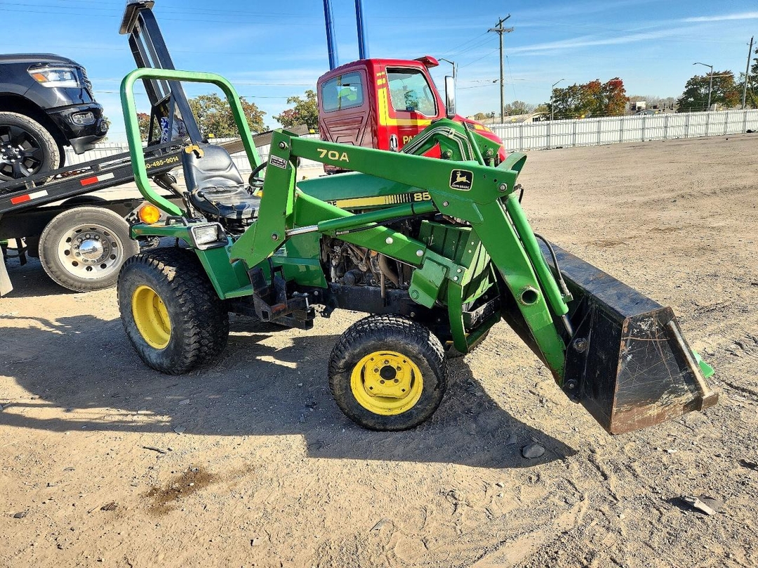 منظر 1993 JOHN DEERE 855، زاوية 1