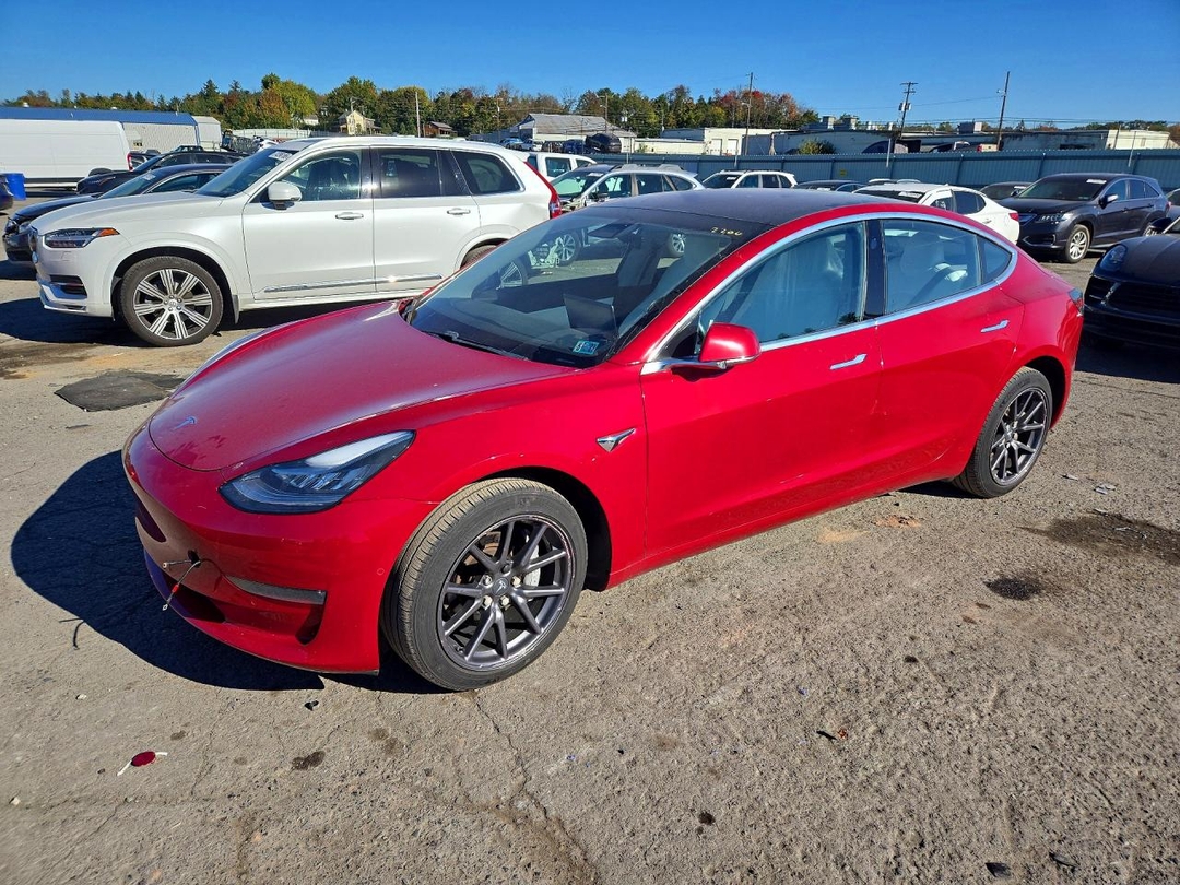 Вид 2018 TESLA MODEL 3, угол 1