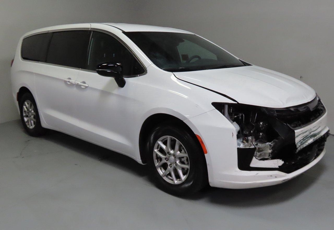 منظر 2027 CHRYSLER PACIFICA، زاوية 1
