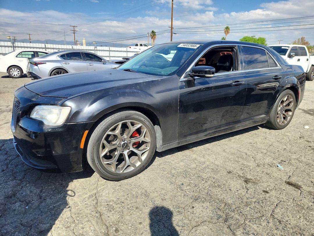 Вид 2018 CHRYSLER 300 TOURING, угол 1