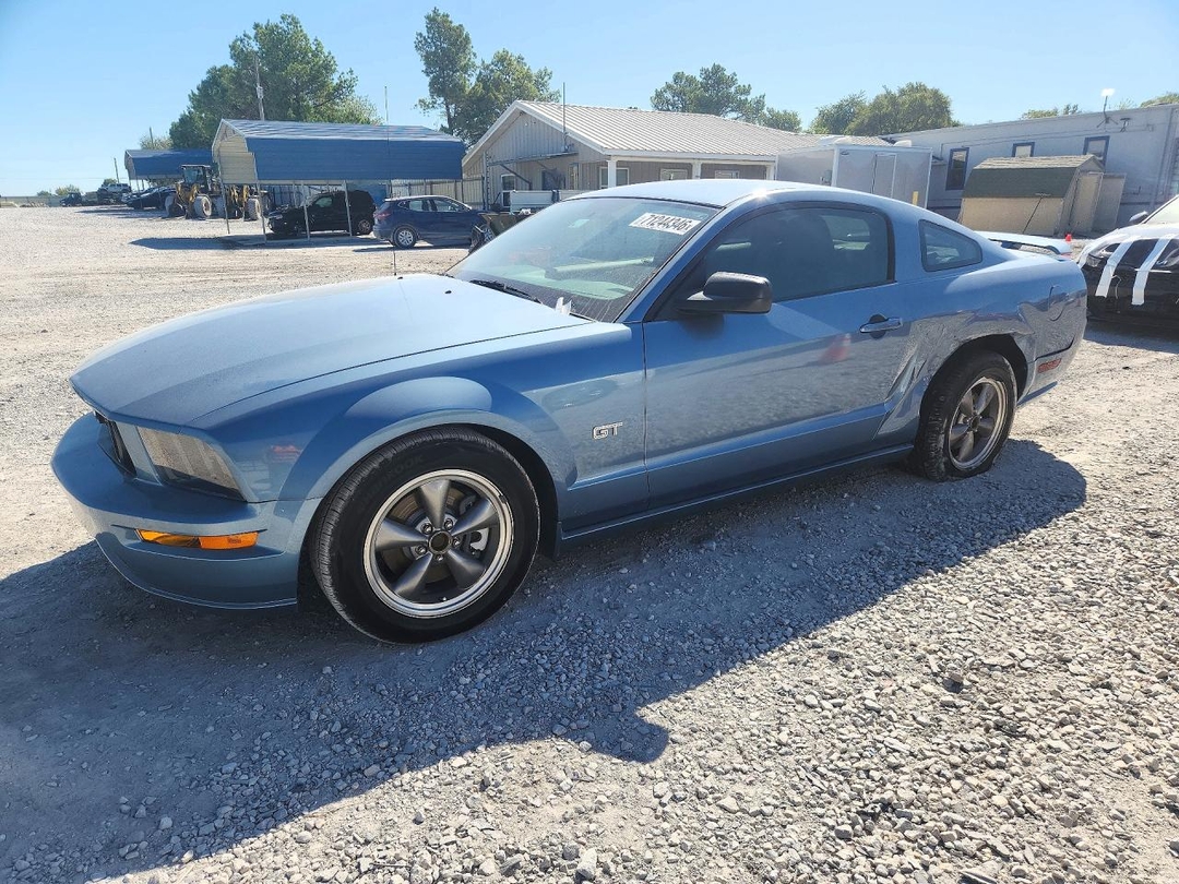 Vista de 2006 FORD MUSTANG GT, ángulo 1