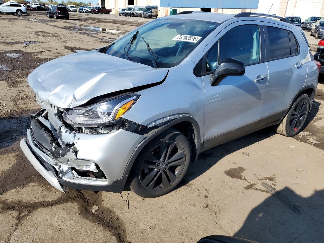 منظر 2018 CHEVROLET TRAX 1LT، زاوية 1
