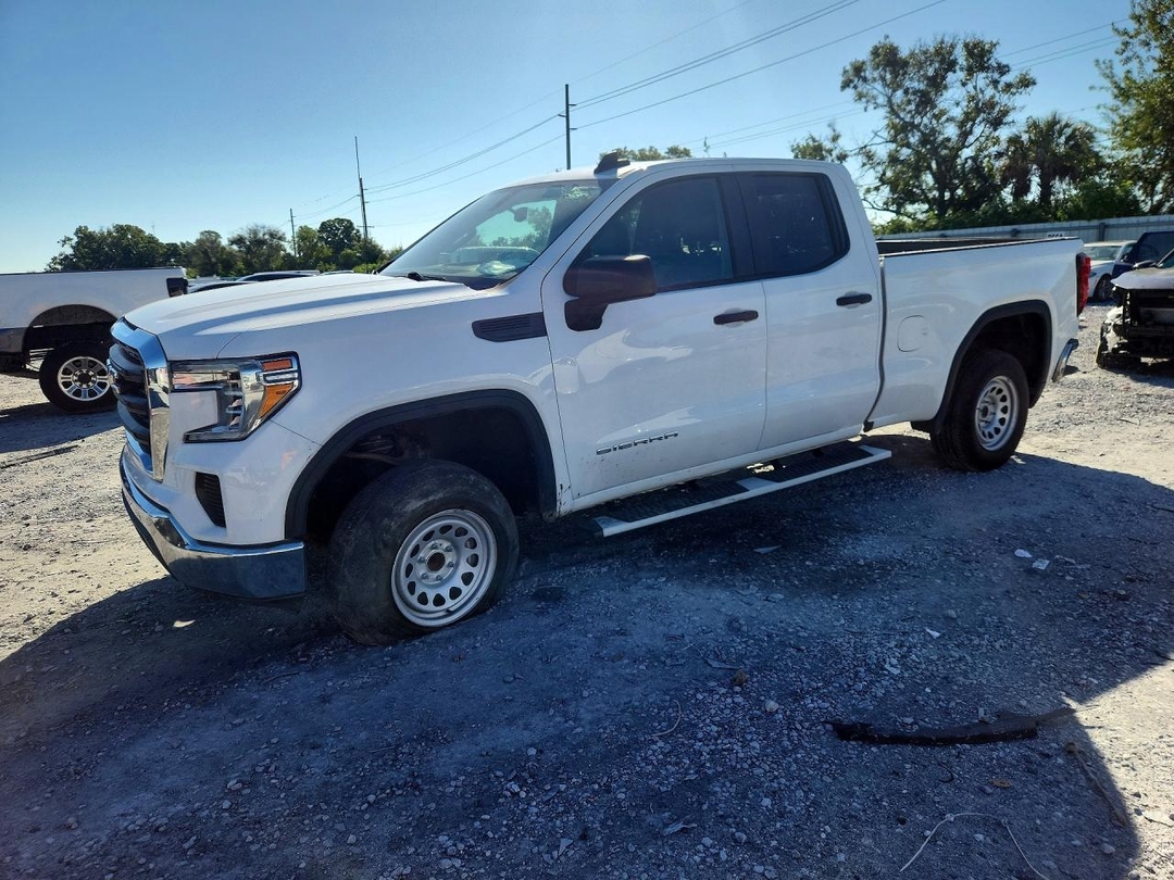 Vista de 2021 GMC SIERRA C1500, ángulo 1