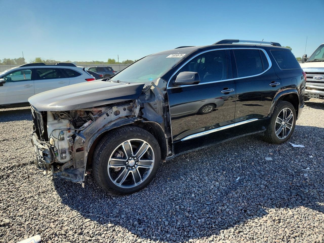Vue de 2018 GMC ACADIA DENALI, angle 1