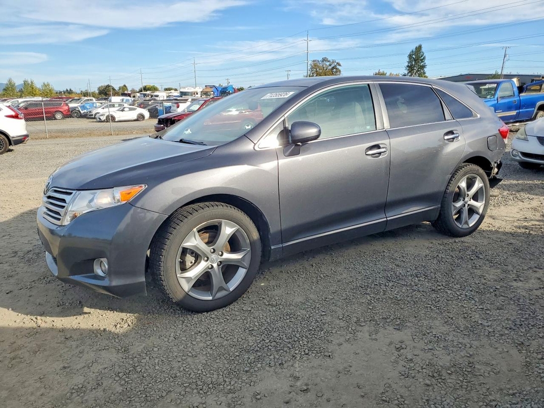 Vista de 2010 TOYOTA VENZA AWD V6, ángulo 1