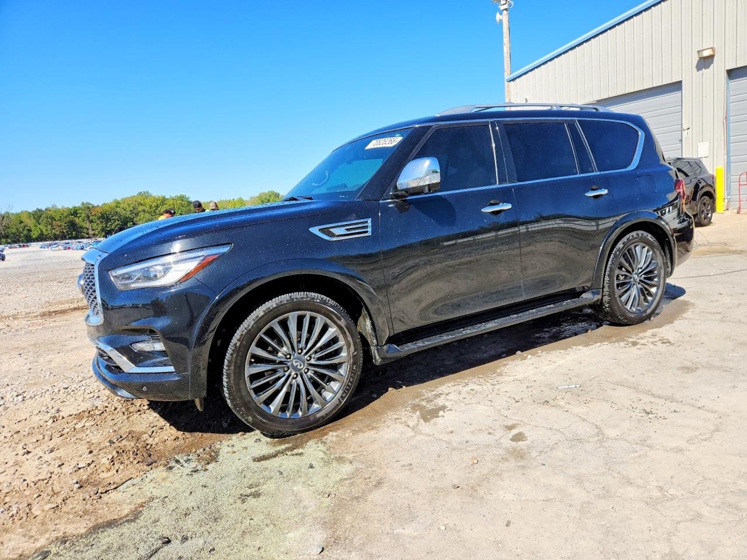 منظر 2022 INFINITI QX80 SENSORY، زاوية 1