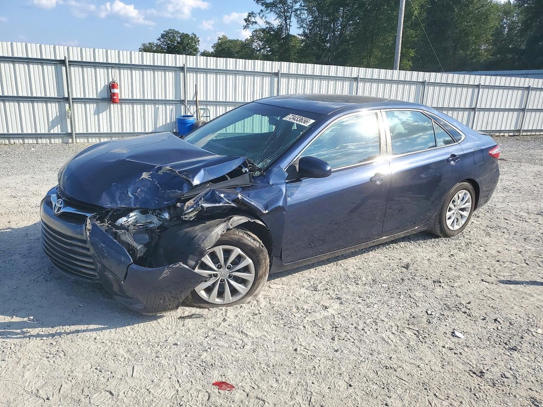 منظر 2015 TOYOTA CAMRY LE، زاوية 1