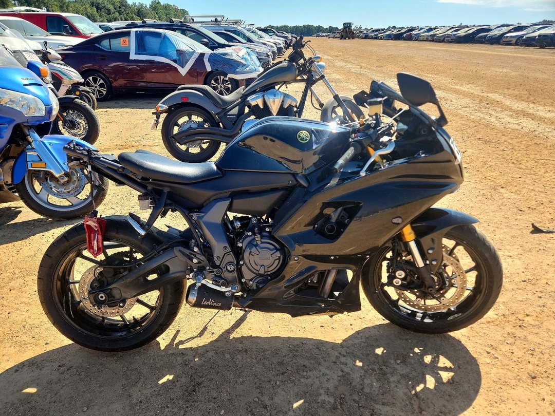 منظر 2024 YAMAHA YZFR7، زاوية 1