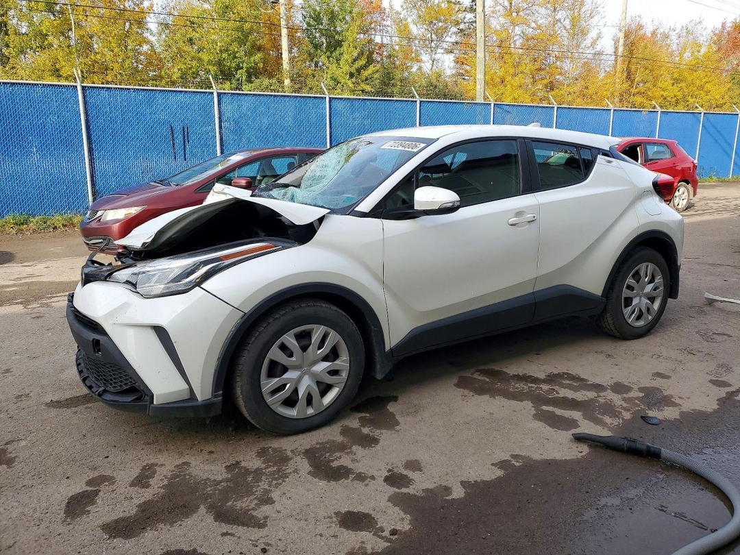 Вид 2021 TOYOTA C-HR XLE, угол 1