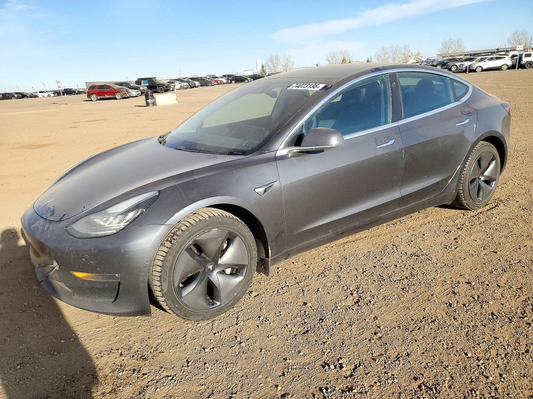 Vue de 2019 TESLA MODEL 3, angle 1