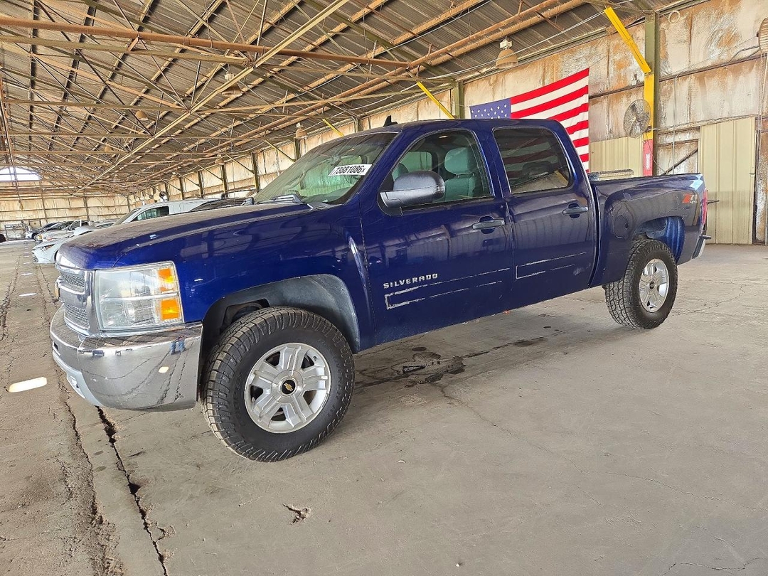 Вид 2013 CHEVROLET SILVERADO K1500 LT, угол 1