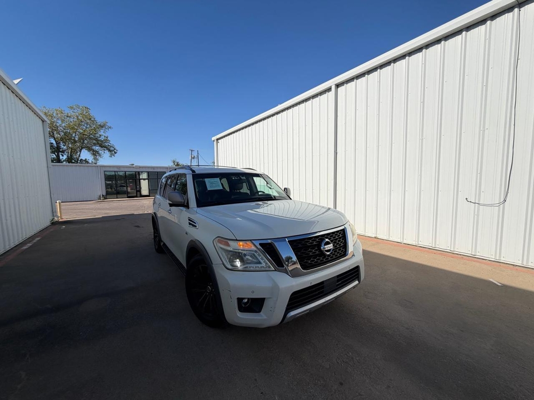 Vista de 2017 NISSAN ARMADA PLATINUM, ángulo 1