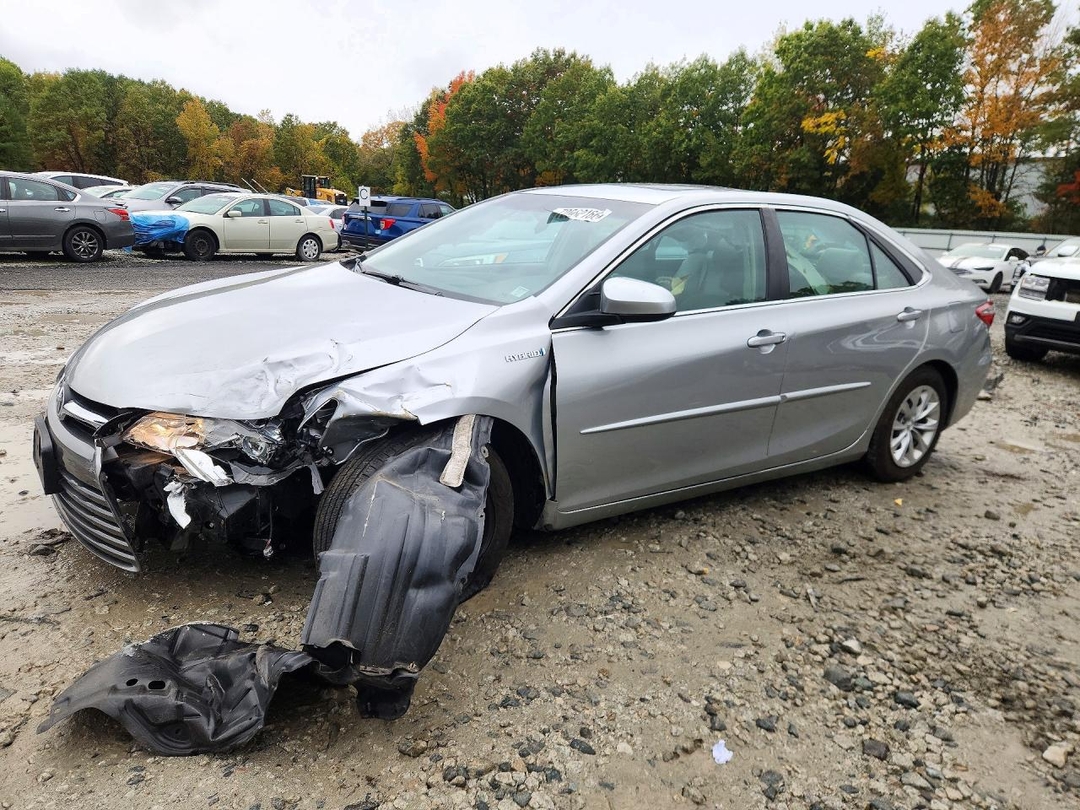 Vue de 2017 TOYOTA CAMRY HYBRID LE, angle 1