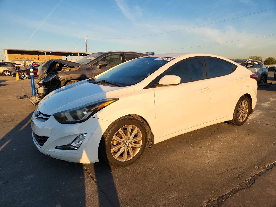 Вид 2016 HYUNDAI ELANTRA SE, угол 1