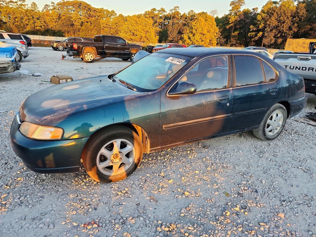 Vue de 1998 NISSAN ALTIMA XE, angle 1