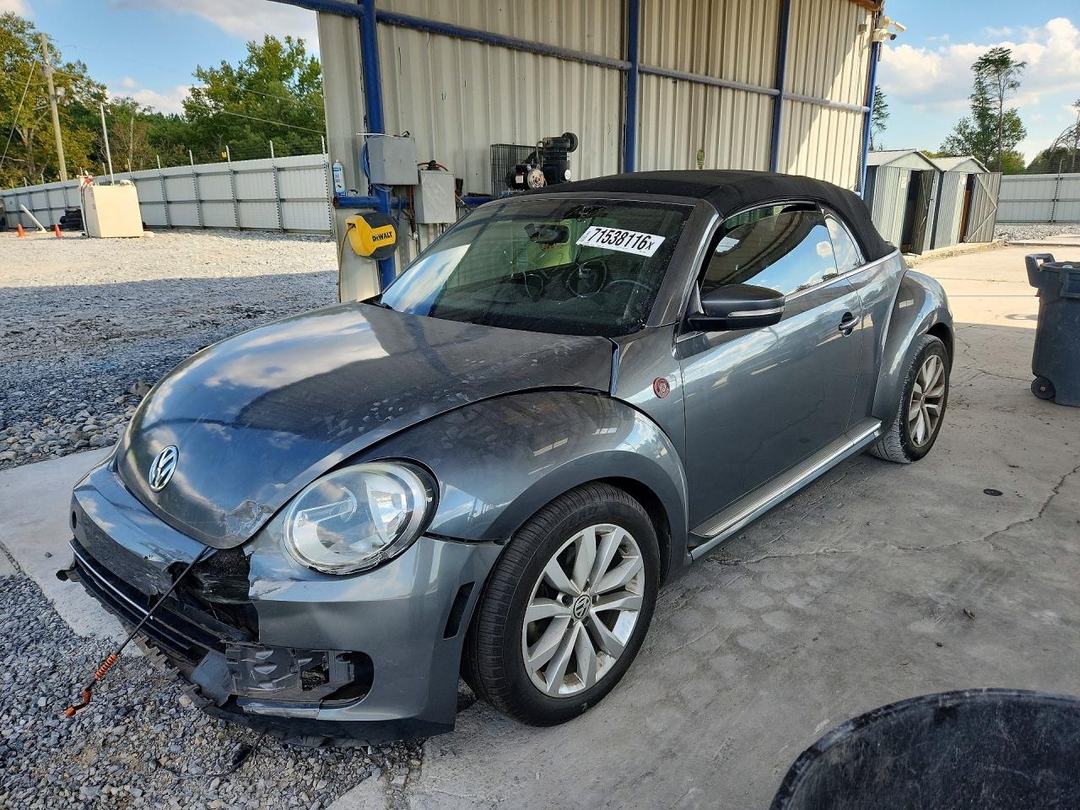 Вид 2013 VOLKSWAGEN BEETLE, угол 1