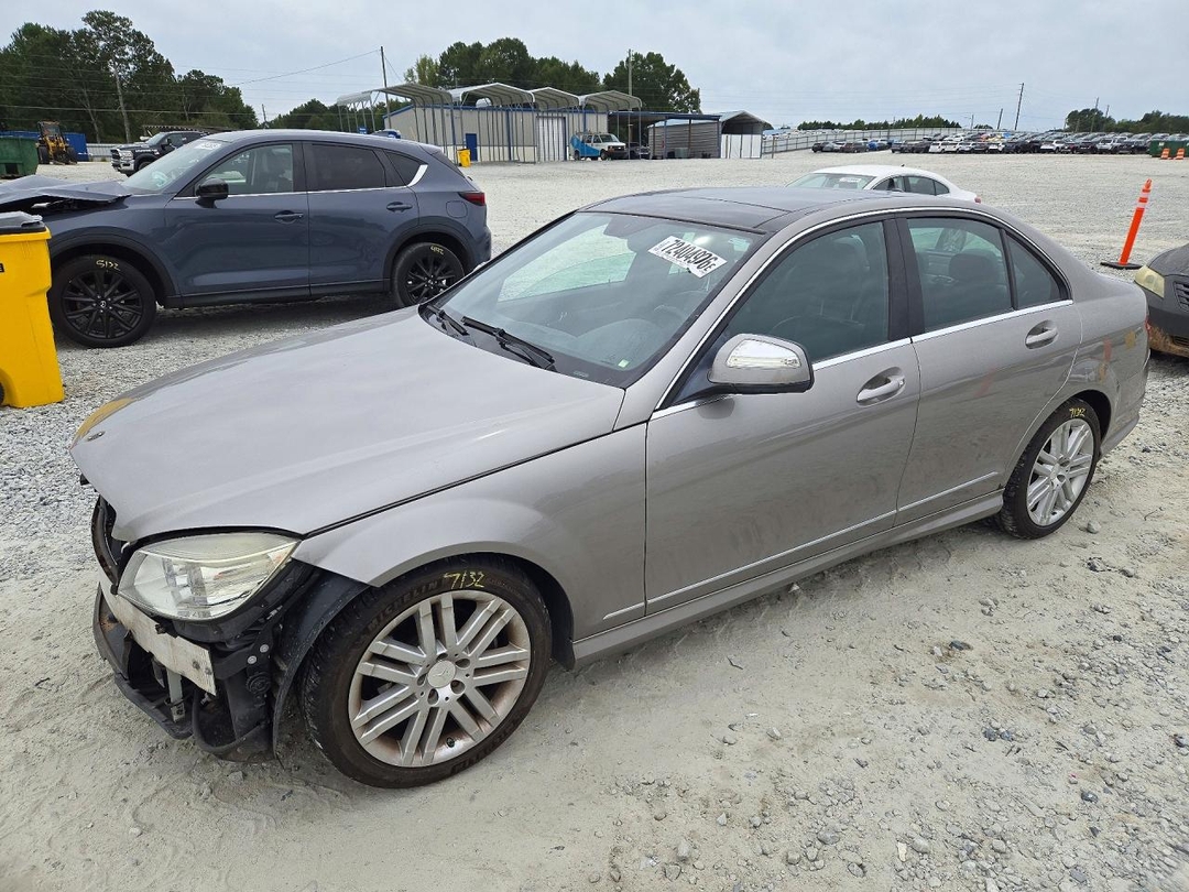 Vue de 2009 MERCEDES-BENZ C 300 4MATIC, angle 1