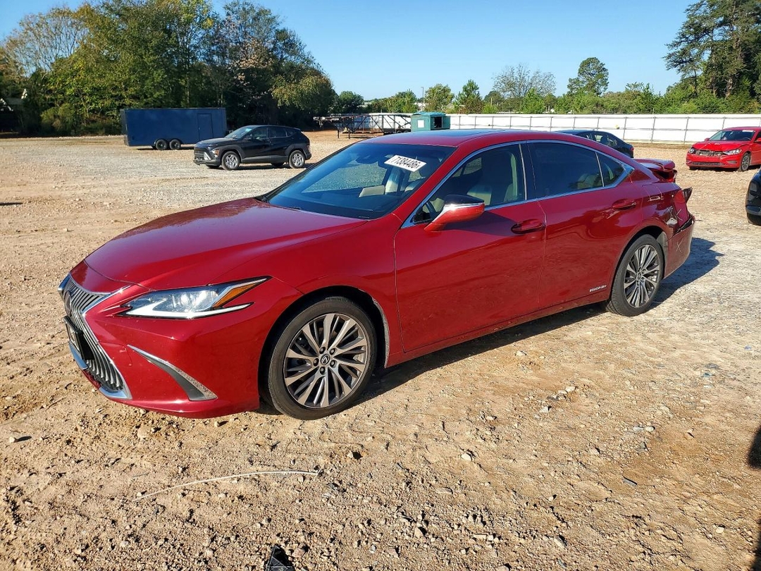 Vue de 2019 LEXUS ES 300H, angle 1