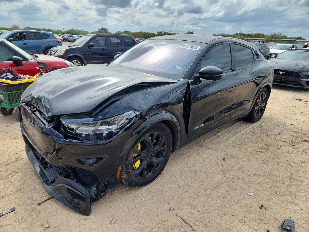 Vista de 2021 FORD MUSTANG MACH-E PREMIUM, ángulo 1